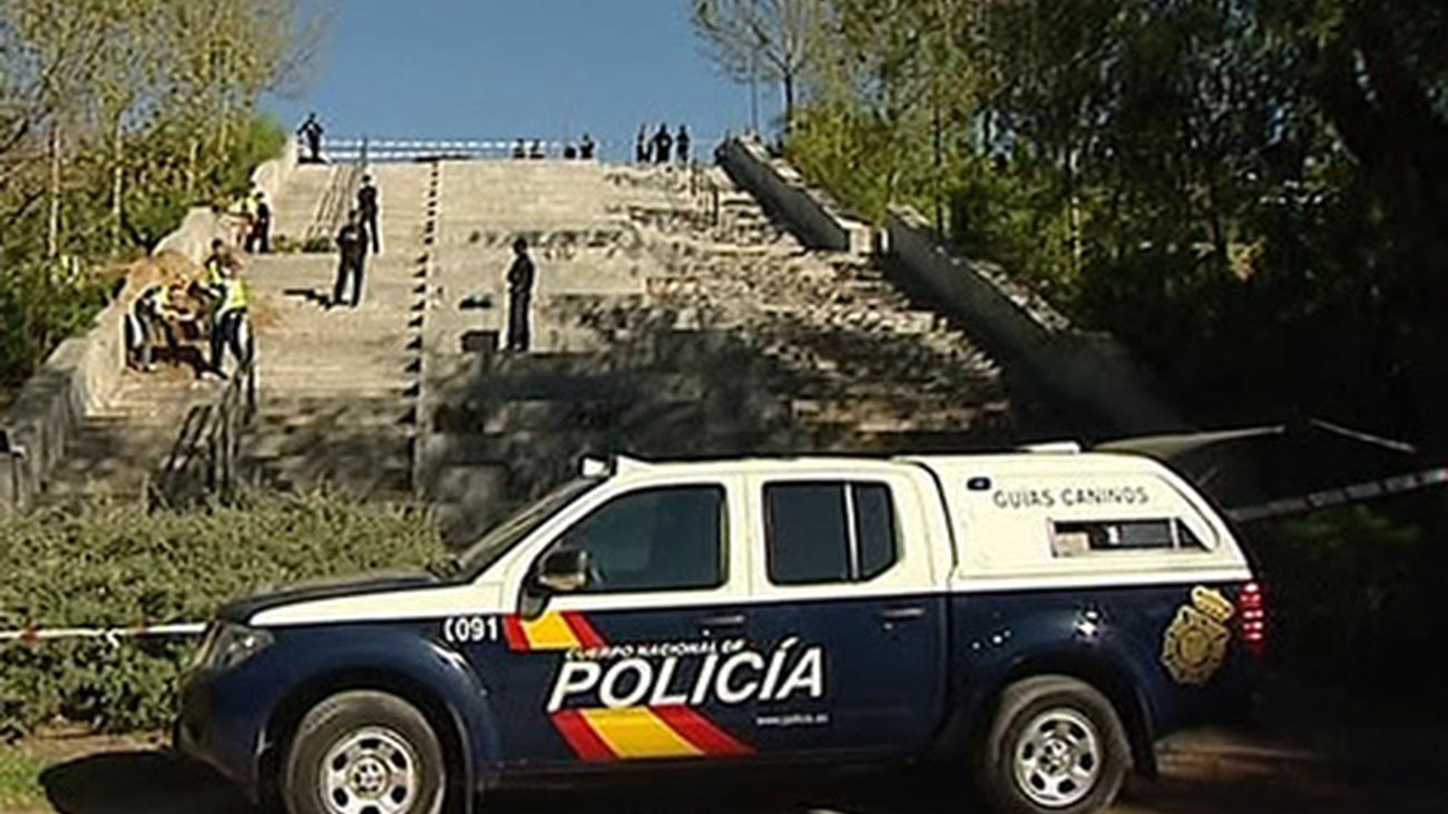 Detienen a los padres que enterraron a su bebé en un parque de Madrid