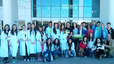 Alumnos de Coslada promocionan una campaña de donación de sangre