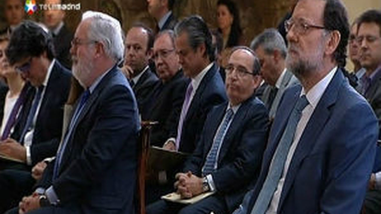 Cañete confirma que seguirá de ministro al menos hasta el lunes