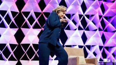 La policía libera a la mujer que le lanzó un zapato a Hillary Clinton en Las Vegas