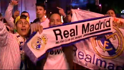 La afición de Real Madrid celebra la Copa en Cibeles