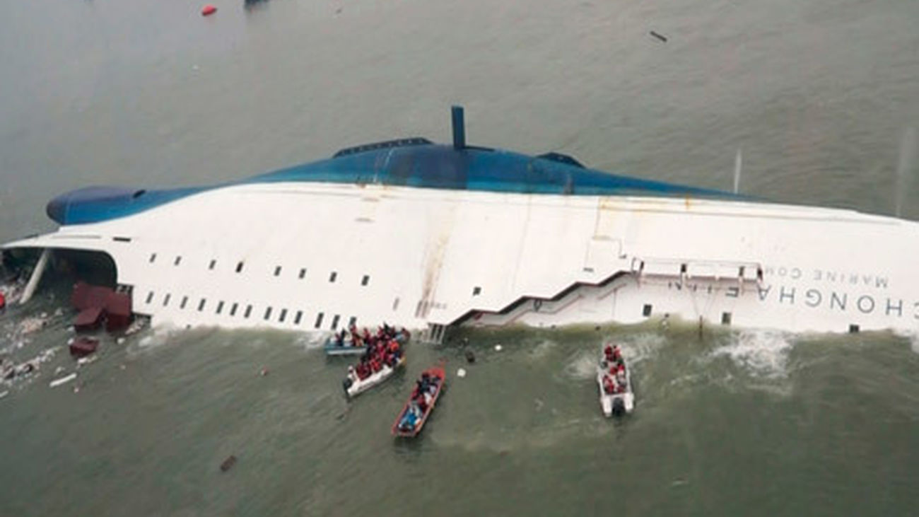 Mensajes entre víctimas y familiares del naufragio conmueven a Corea del Sur