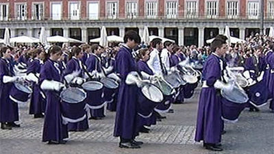 La tamborrada en la Plaza Mayor pondrá fin mañana a la Semana Santa en Madrid