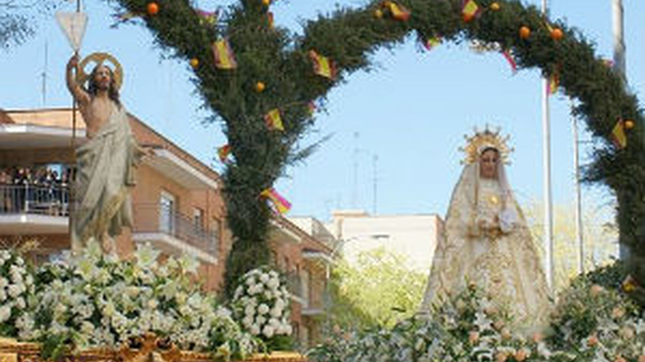 La procesión del Encuentro pone el broche de oro a la Semana Santa en Móstoles