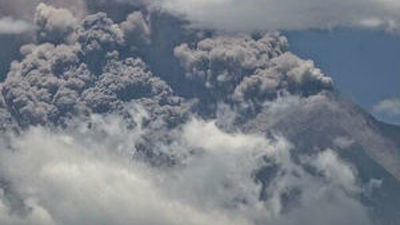 El volcán de Fuego en Guatemala expulsa ceniza a 4.500 metros de altura