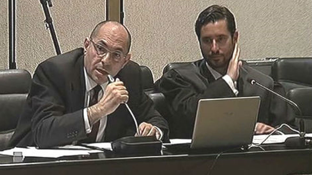 El tribunal rechaza la "injustificable" renuncia del abogado de Silva