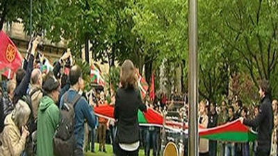 El diputado general de Guipuzkoa sufre un desvanecimiento en el homenaje a la ikurriña