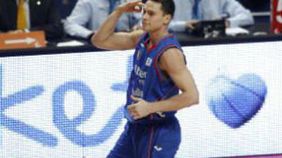 71-82. El bombardeo de Kuric tumba al Cajasol