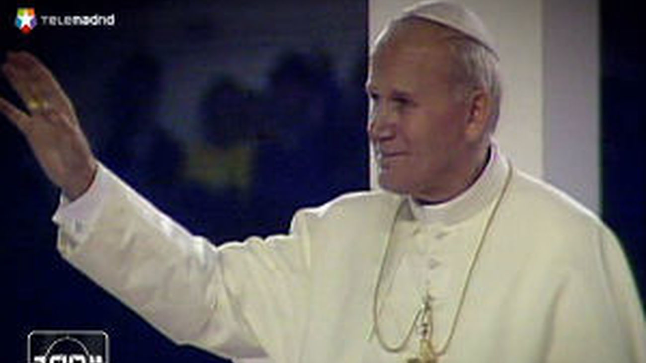 Juan Pablo II, el papa que fue santo por aclamación popular