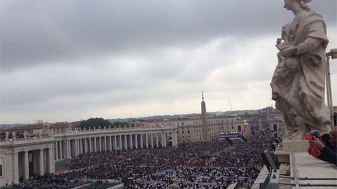 El Papa proclama santos a Juan XXIII y Juan Pablo II