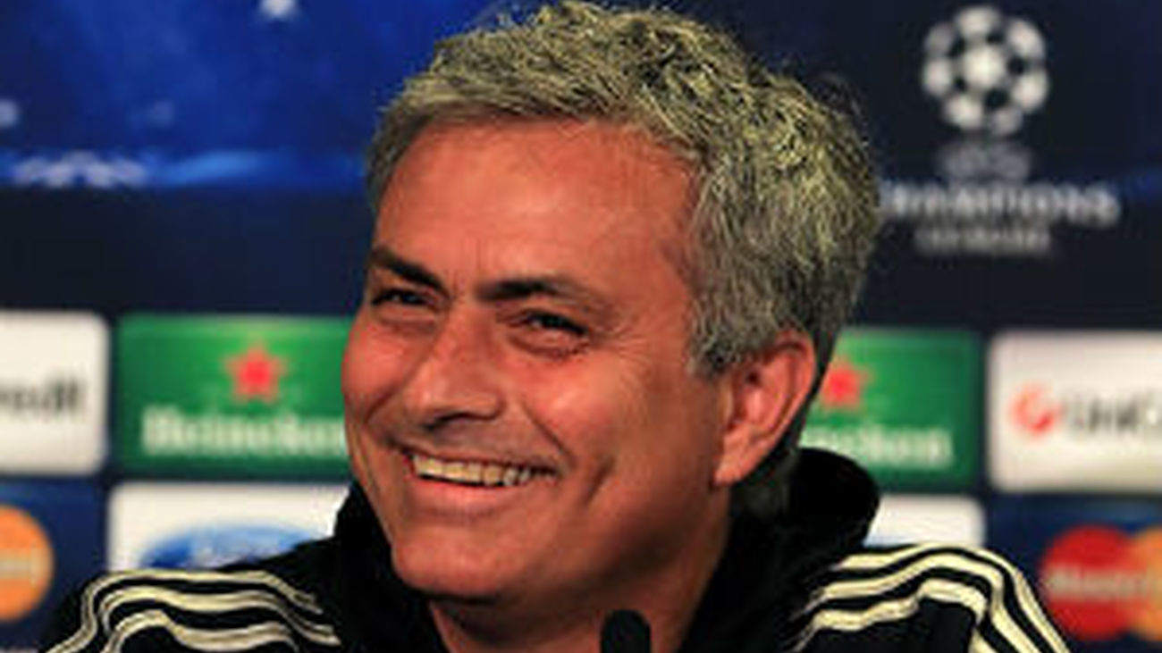 Mourinho: "El fútbol está lleno de filósofos que saben más que yo"