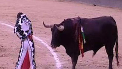 Seria actuación de Urdiales en la corrida goyesca de Las Ventas