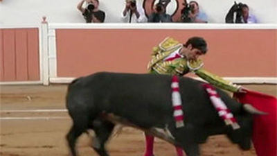 José Tomás reaparece con una faena de época en México