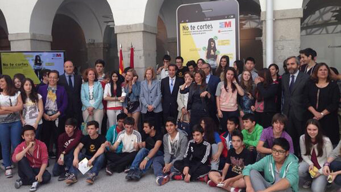 La Comunidad aconseja "arrinconar" al machista en la campaña 'No te cortes'