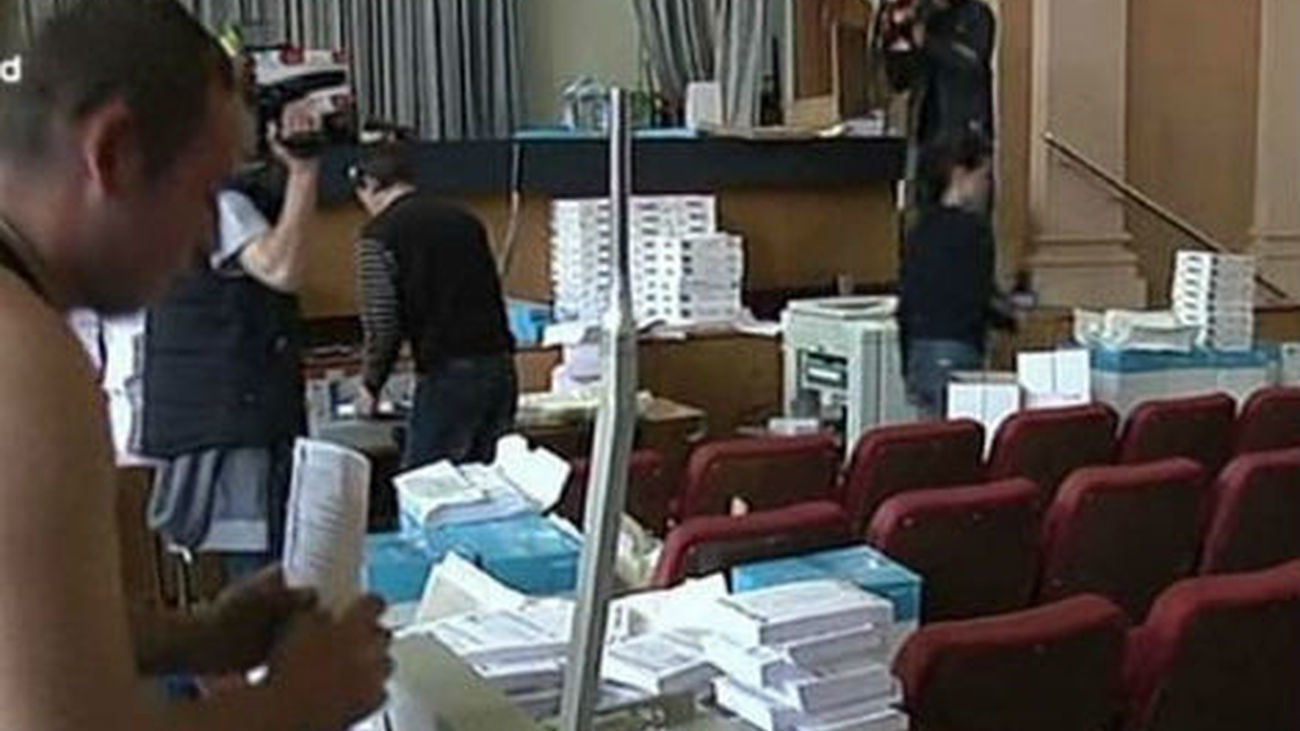 Los prorrusos ucranianos rechazan la petición de Putin de aplazar el referéndum