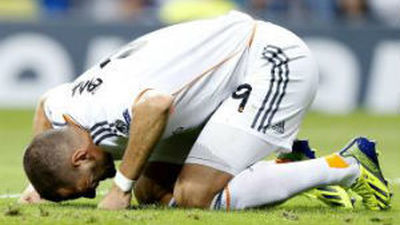 Benzema se cae de la lista para Vigo por molestias musculares