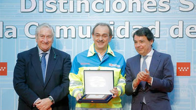 La Comunidad crea distinciones para reconocer a los empleados públicos meritorios