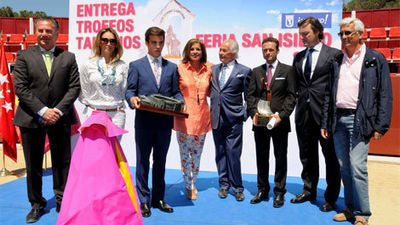 Antonio Ferrera recibe el premio taurino de la Feria de San Isidro 2013