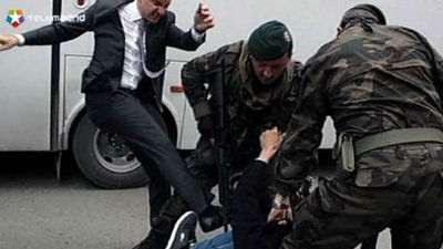 En Turquía se muestran imágenes de Erdogan y un asesor agrediendo a ciudadanos