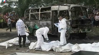 Al menos 30 niños mueren quemados en incendio de autobús en norte de Colombia