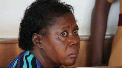 Condenada una enfermera por transmitir el VIH a un niño en Uganda