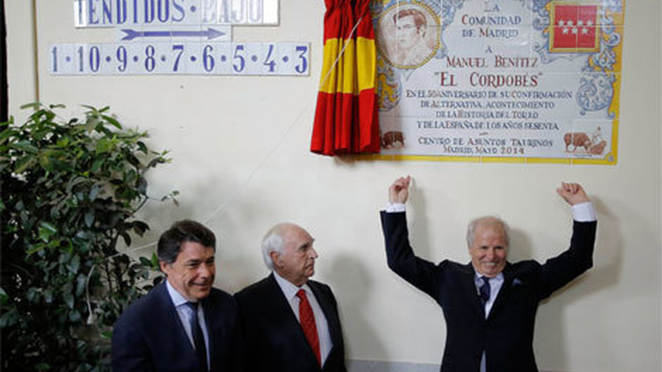 La Comunidad rinde homenaje a 'El Cordobés'