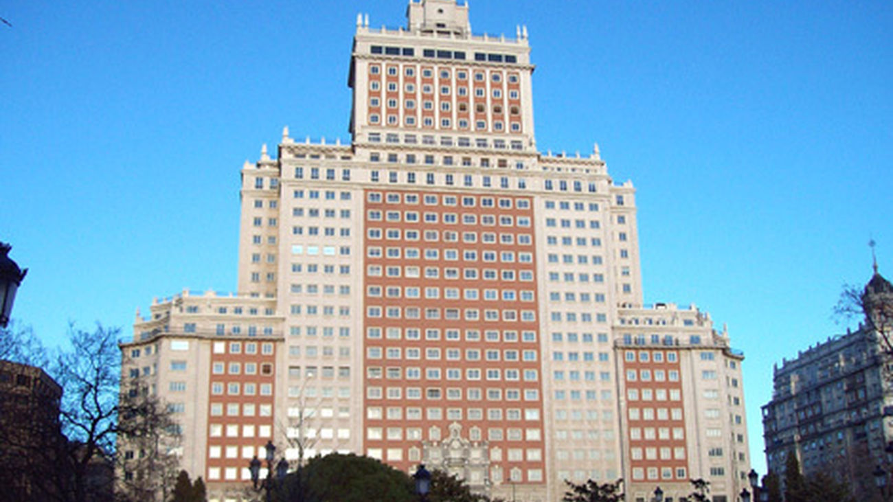 El Edificio España podrá ser vaciado pero deberá conservar sus fachadas
