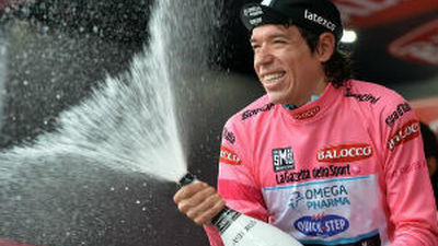 Giro: Urán gana la crono y se queda con la 'maglia rosa'