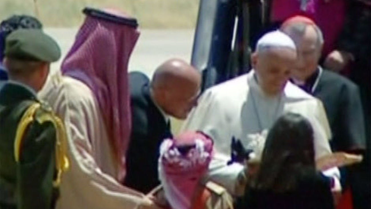 Papa Francisco a su llegada a Jordania