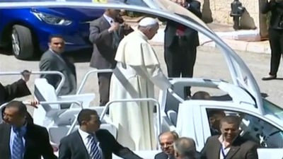 Francisco ofrece "su casa" a palestinos e israelíes para rezar por la paz