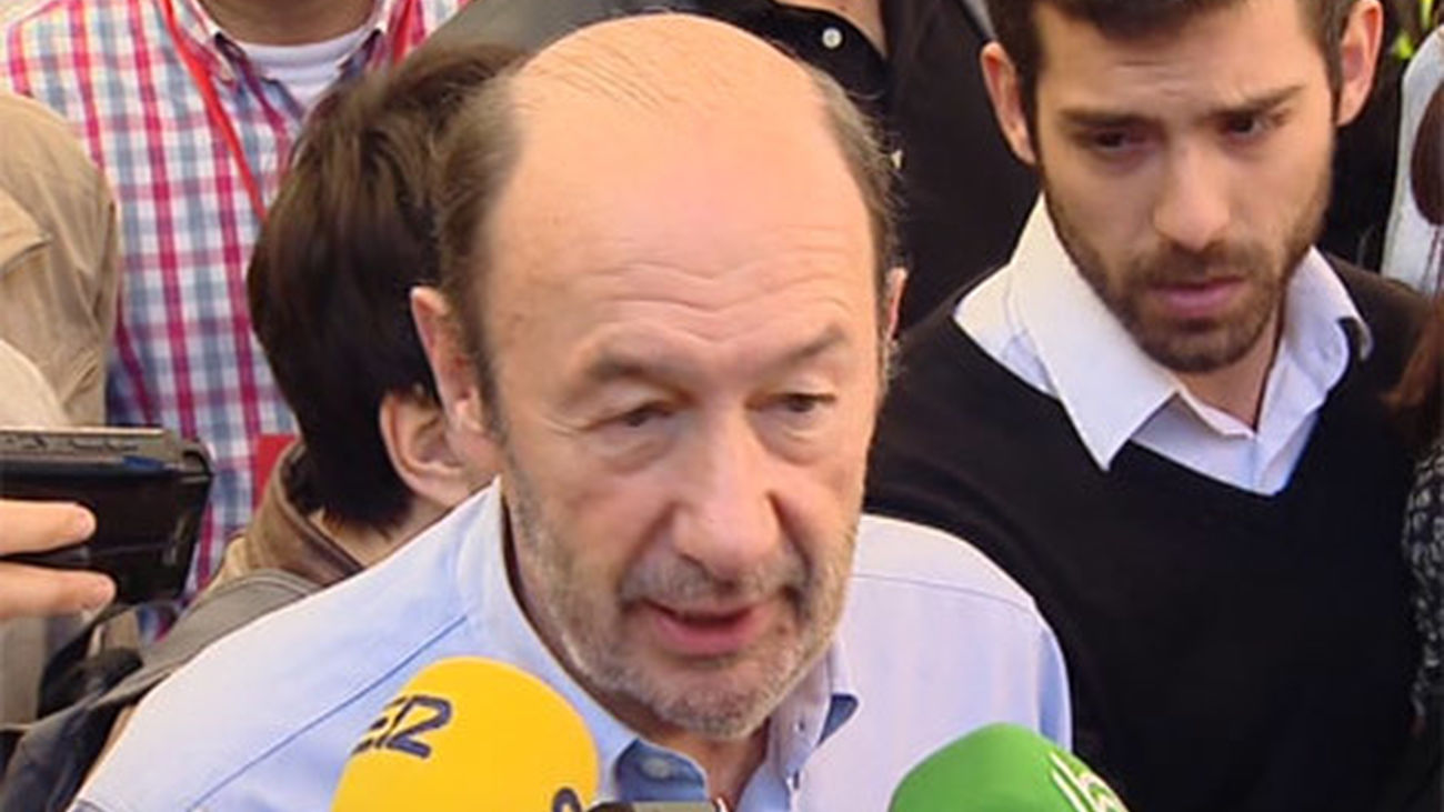 Rubalcaba afirma que "de lo que pase  hoy depende nuestra salida de la crisis"