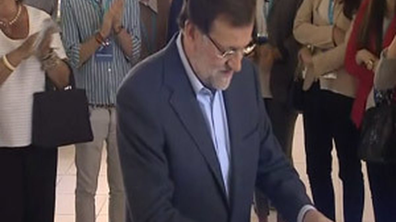 Candidatos y líderes de los partidos madrugan para votar