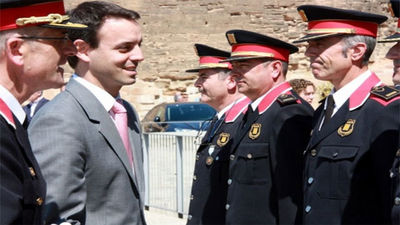 Dimite el director de los Mossos d'Esquadra tras la polémica de las pelotas de goma