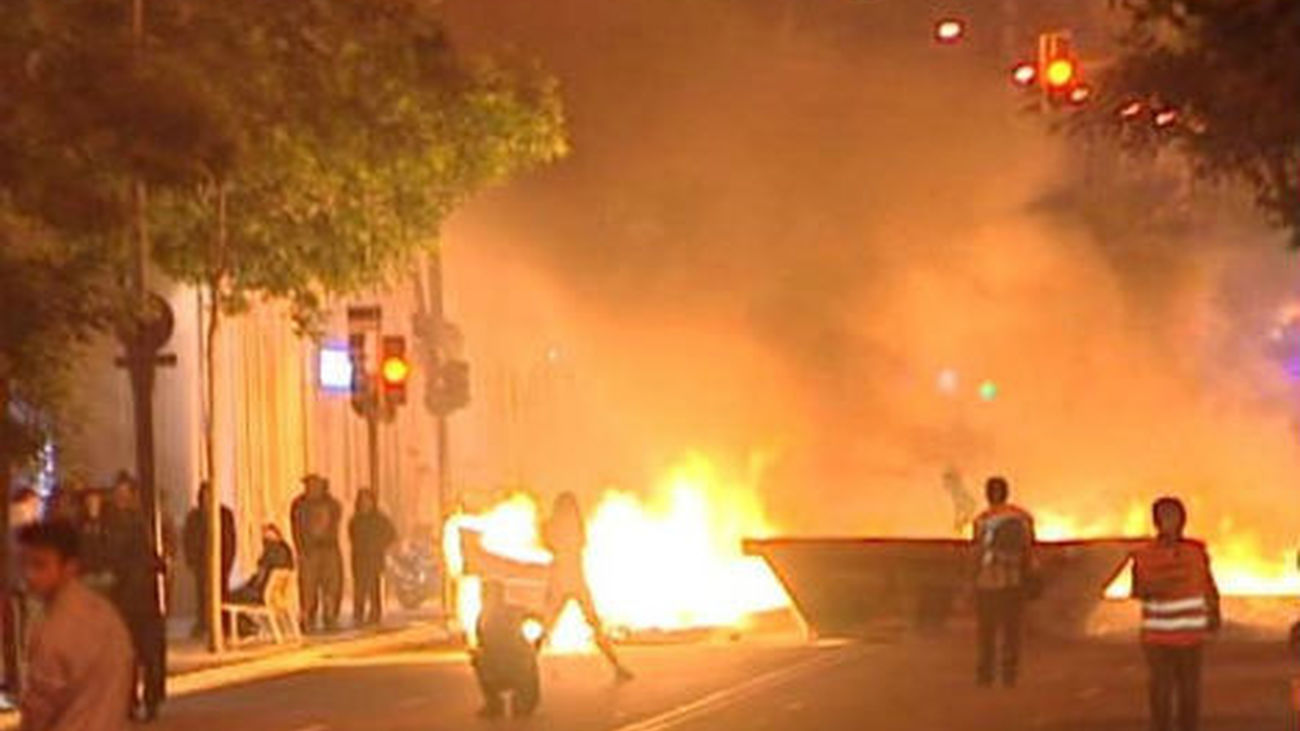 Ocho detenidos en Barcelona tras el desalojo del centro 'okupado' de Can Vies