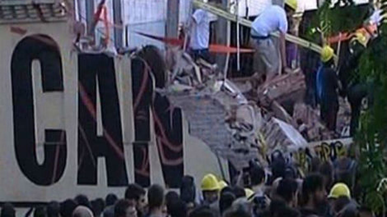 El colectivo de Can Vies vuelve al centro para intentar su reconstrucción