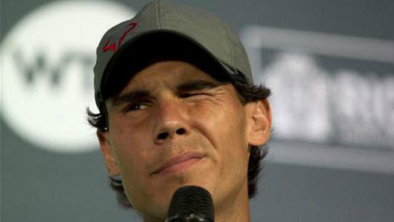 Nadal enciende las alarmas: sufre molestias en la espalda