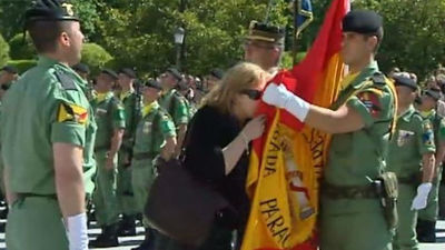 Unos 380 civiles juran bandera para reafirmar su compromiso con España