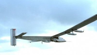 El avión solar que dará la vuelta al mundo en 2015 realiza con éxito su vuelo inaugural