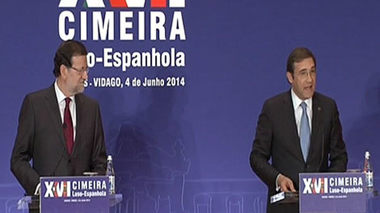 Mariano Rajoy junto al primer  ministro portugués, Pedro Passos Coelho