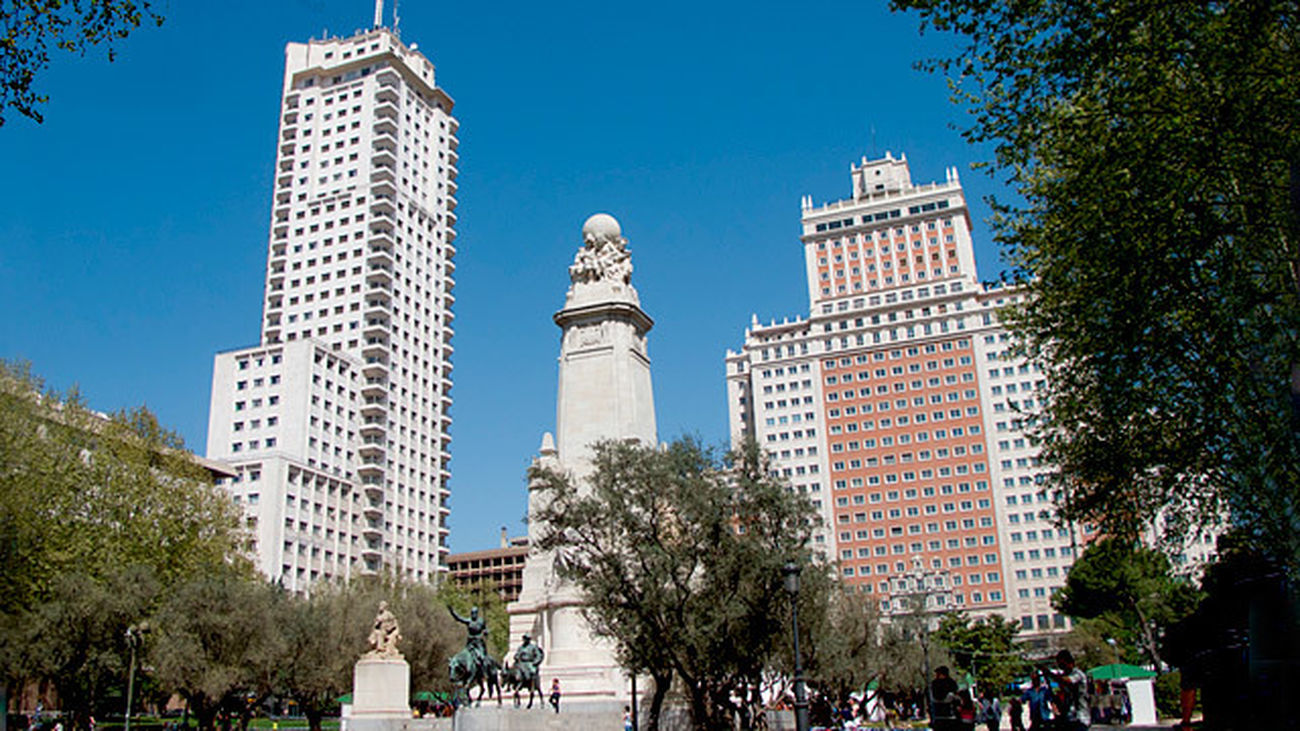 La venta del Edificio España impulsa la reforma de la plaza, ya planeada