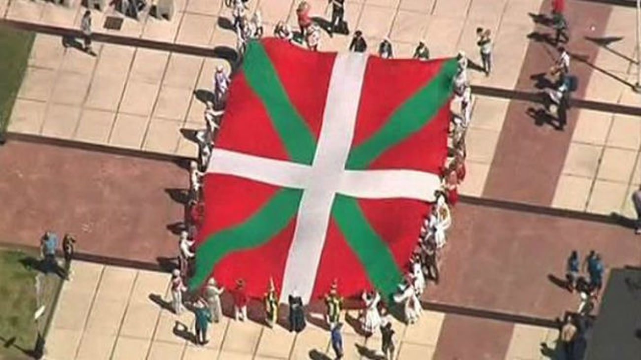 Cadena humana entre Durango y Pamplona