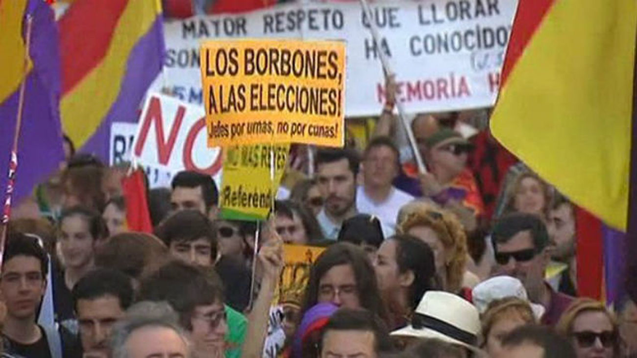 Miles de personas se manifiestan en Madrid para pedir un Referéndum