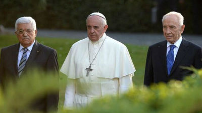 El Papa, Abás y Peres rezan por la paz en el Vaticano