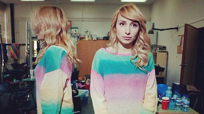 Semaforismos y Garabatonías de Zahara y la artista Rebeca Khamlichi en la Feria del Libro