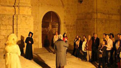 Chinchón organiza visitas teatralizadas nocturnas para los turistas