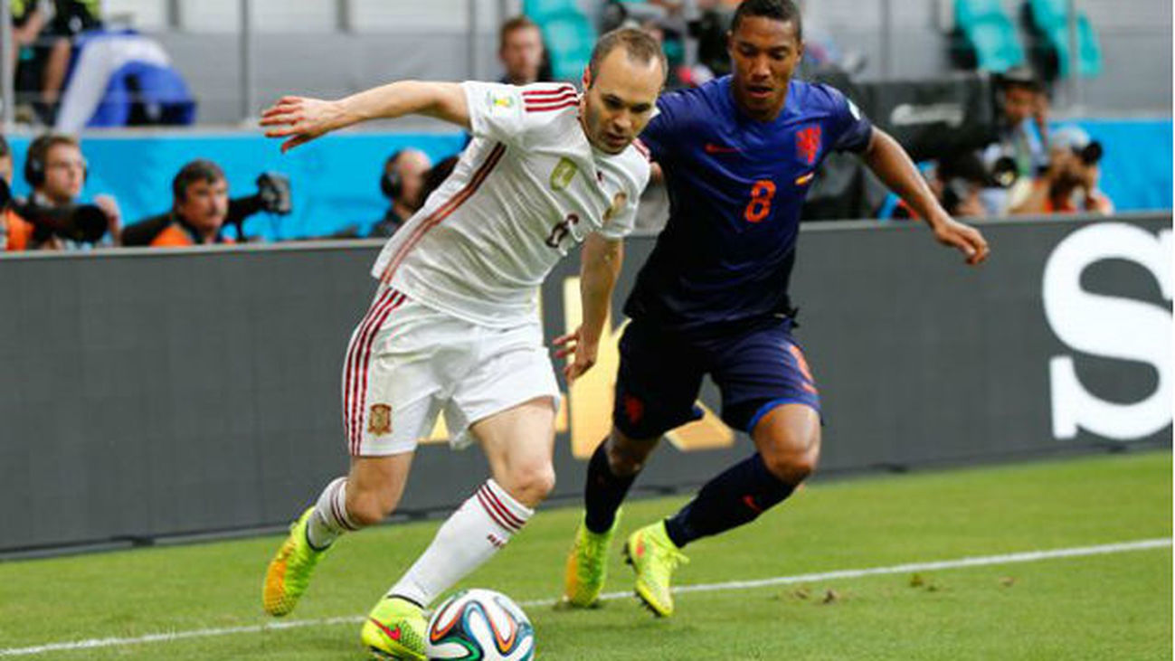 Iniesta: "No vamos a tirarlo todo ahora"