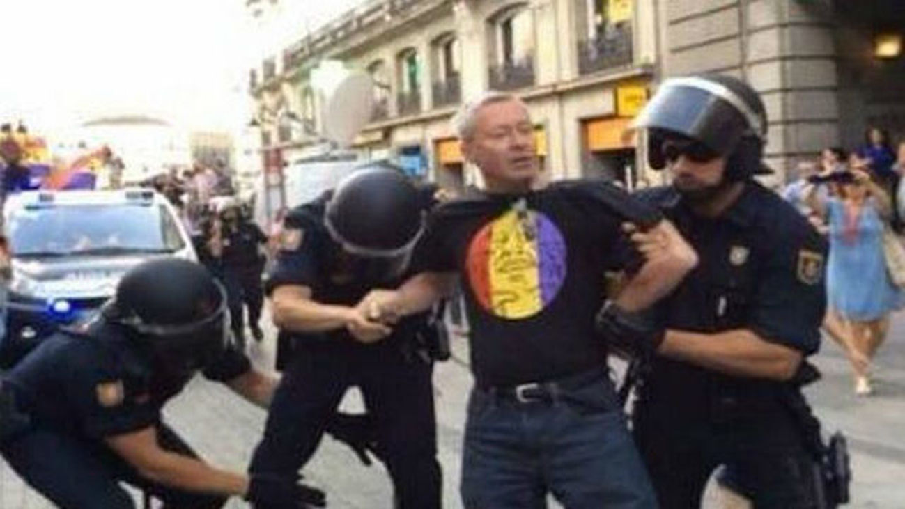 Jorge Verstrynge, detenido en la Puerta del Sol