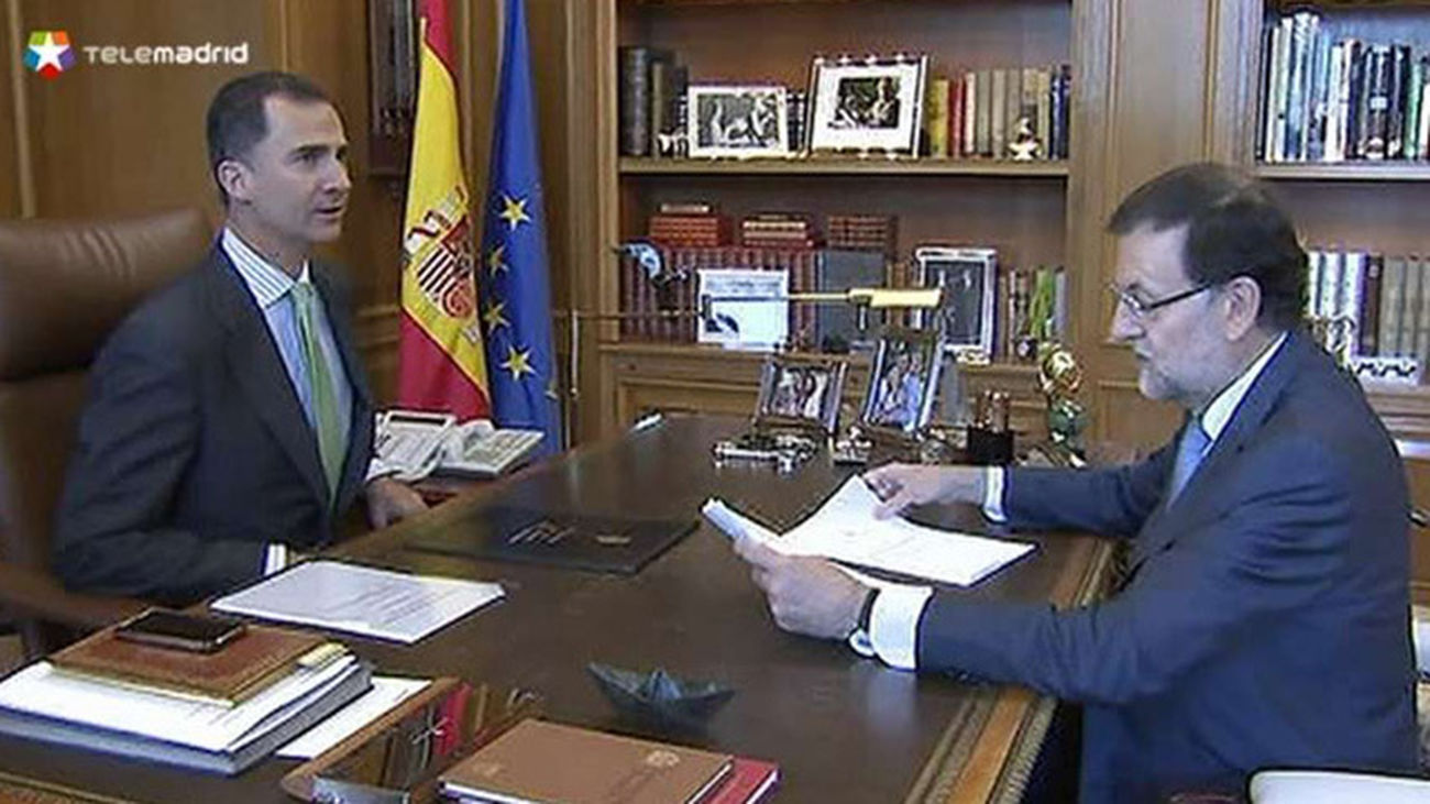 Felipe VI y Rajoy comparten satisfacción por el desarrollo de la proclamación