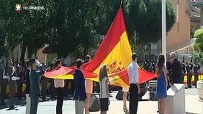 Brunete rinde homenaje a la bandera española y a las víctimas del terrorismo