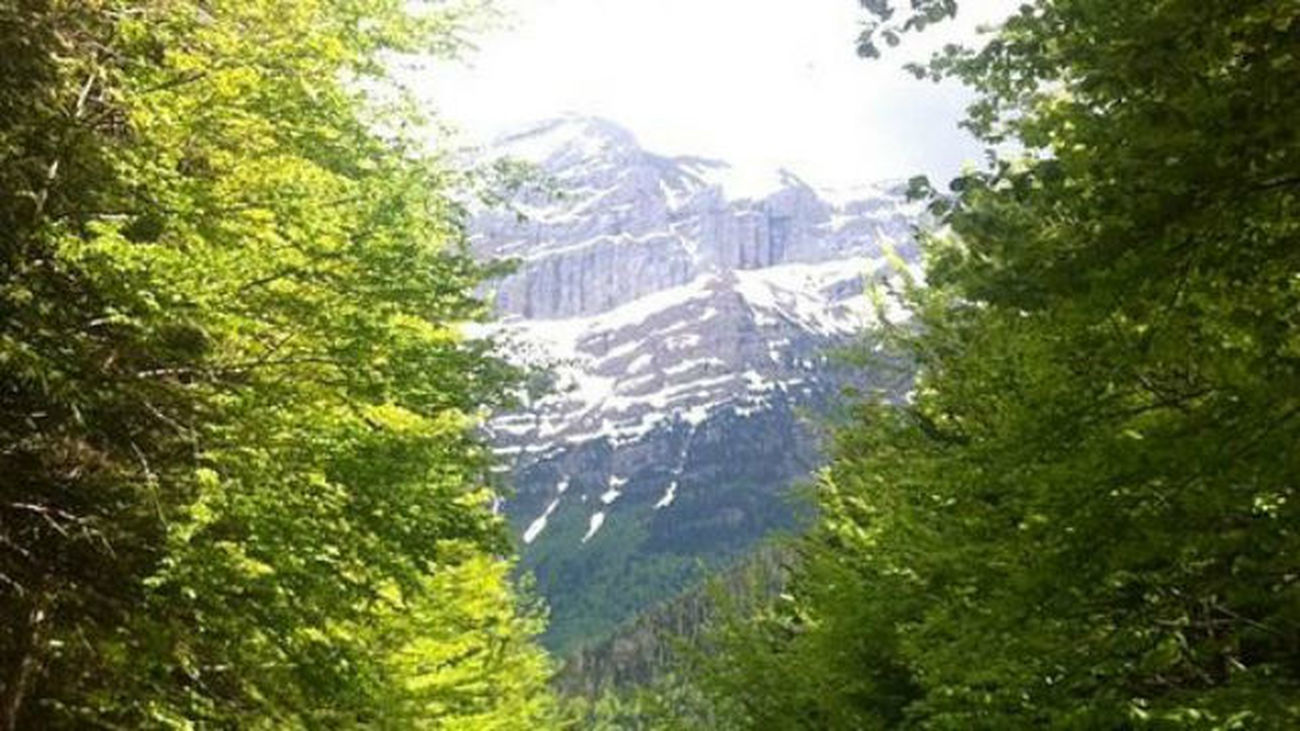 Muere un joven madrileño al precipitarse en los ibones de Arriel